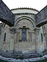Saint-Julien-Du-Serre, Eglise romane, Chevet, Fenêtre (2)